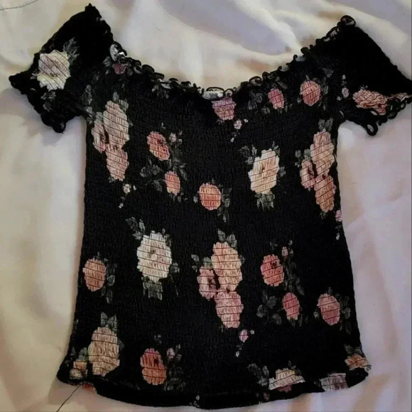 Heart & Hips Tops - Heart & Hips Women's Smocked Floral Crop Top, Off The Shoulder, size medium